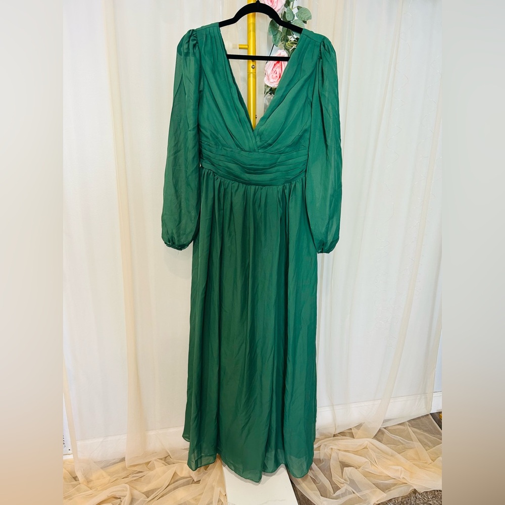 Emerald Green Chiffon Maxi Dress – Long Sleeve V-Neck Size 6 NWOT